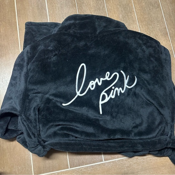 NWT VS PINK Victoria's Secret Love Pink Black Plush Robe XL / XXL - Picture 2 of 6